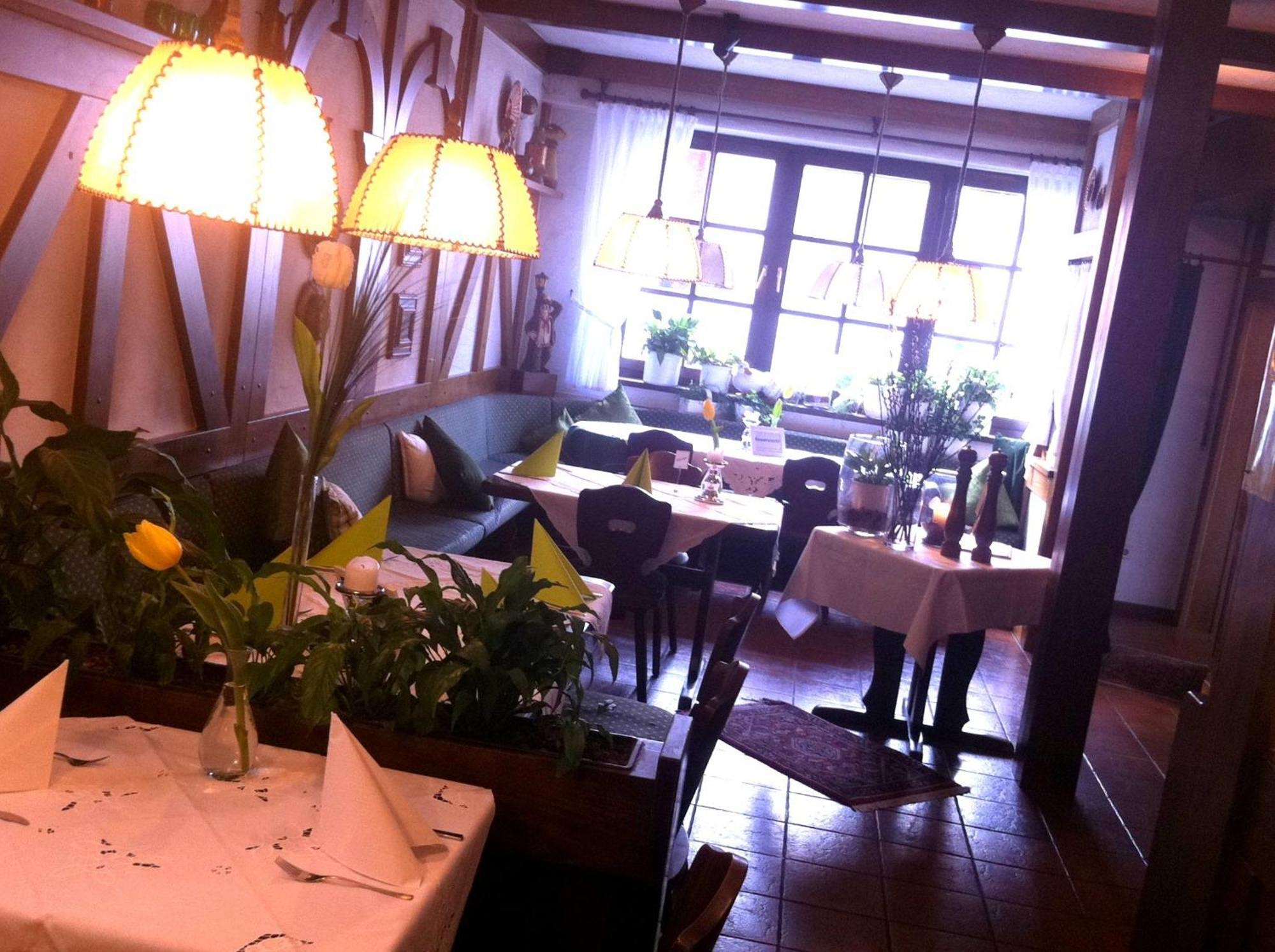 Und Restaurant -gasthaus Zur Pfalz